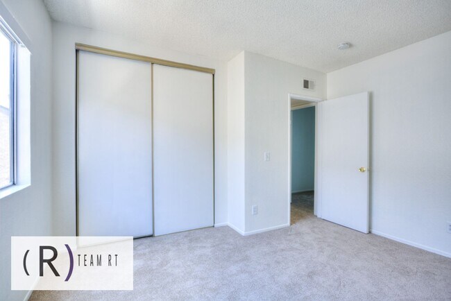 Building Photo - A Spacious Condo with a Quiet Community