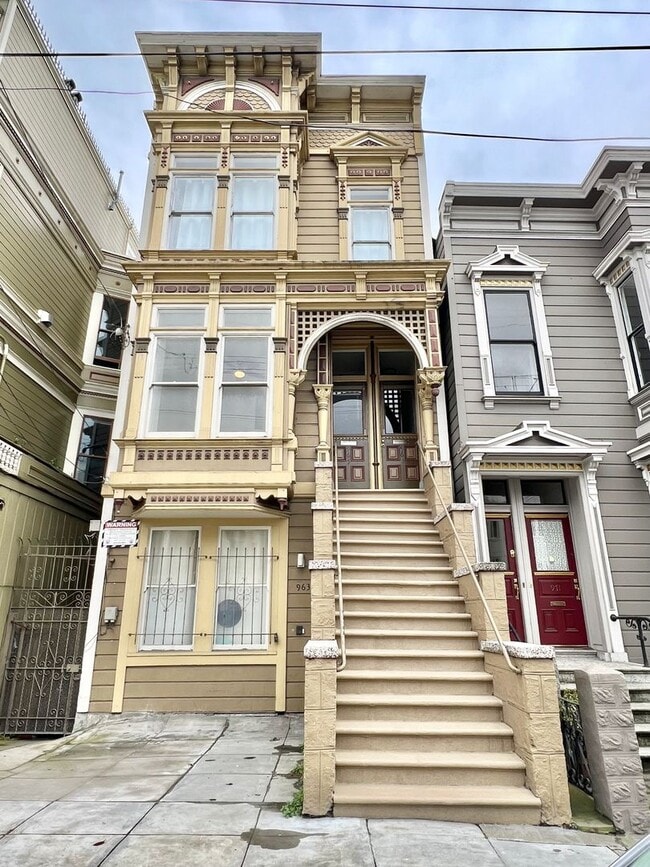Building Photo - 963 Oak