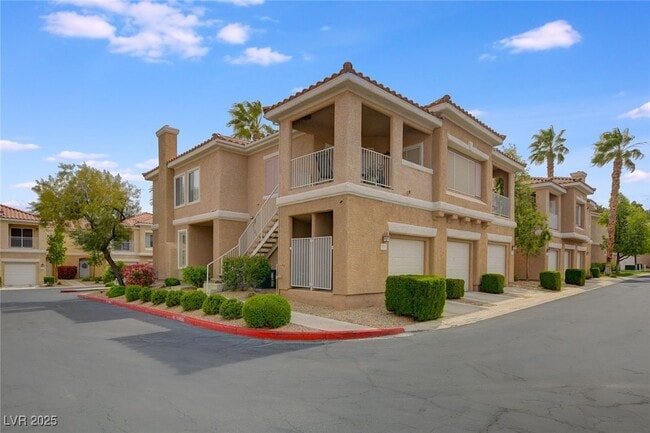 Building Photo - 251 S Green Valley Pkwy