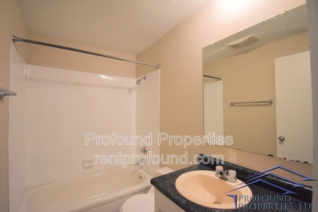 Building Photo - 12185 SW Gingham Ln