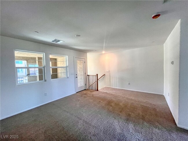Building Photo - 8683 Luxuriant Ave