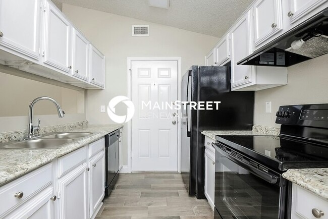 Building Photo - 3 Bedroom Pet-Friendly Home in Fort Worth, TX with Main Street Renewal