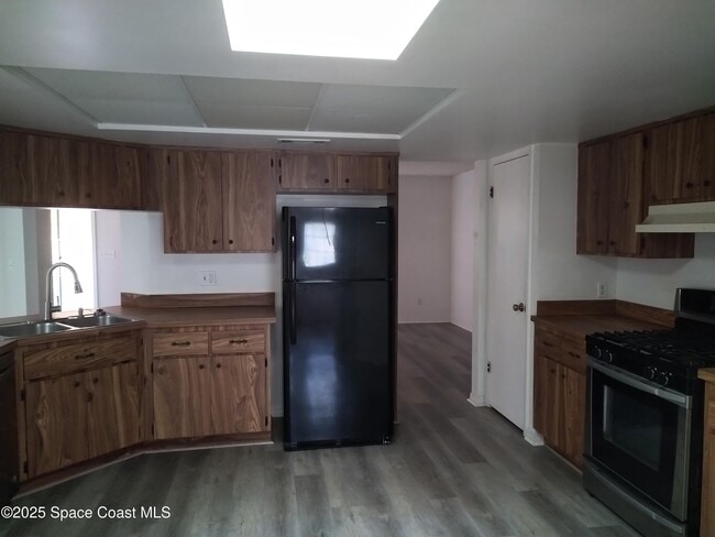 Building Photo - 765 John Carroll Ln