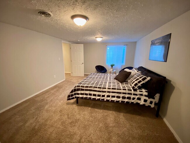 Building Photo - Cliff-Cannon Rental