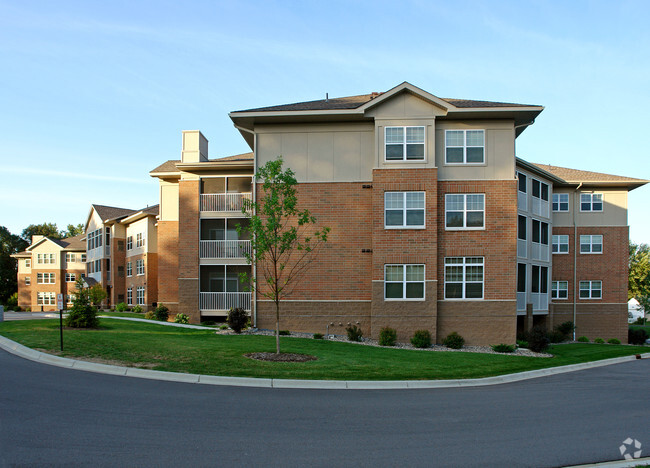 Primary Photo - Summerhill of Maplewood