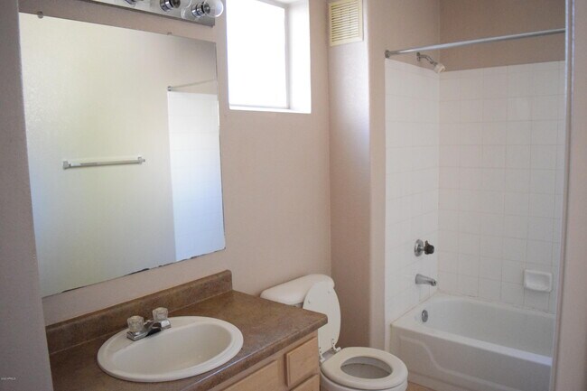 Building Photo - 3848 N 3rd Ave