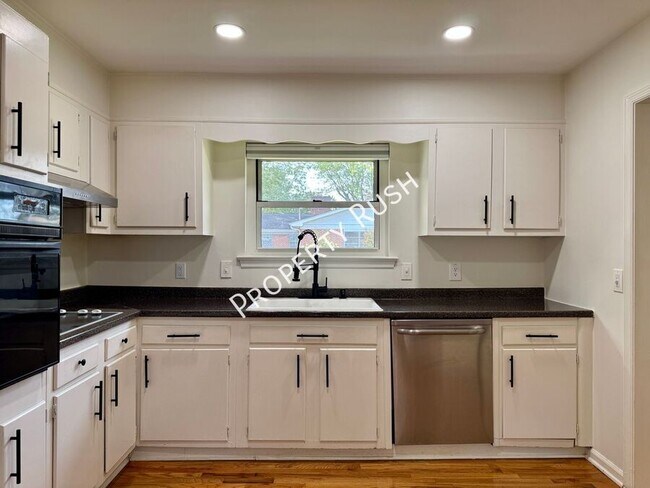 Building Photo - 7339 Brookside Dr