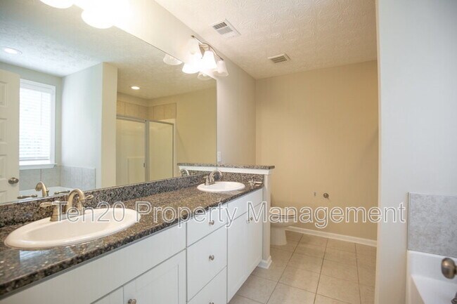 Building Photo - 6061 Townes Way