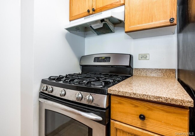 Building Photo - 4-74 48th Avenue Unit 4-V