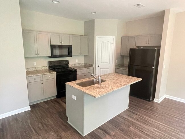 Building Photo - Antioch 3 bedroom townhome w/ 1 car garage!