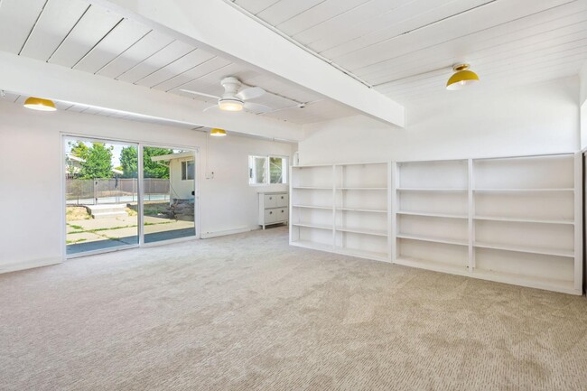 Building Photo - 2524 Landwood Way