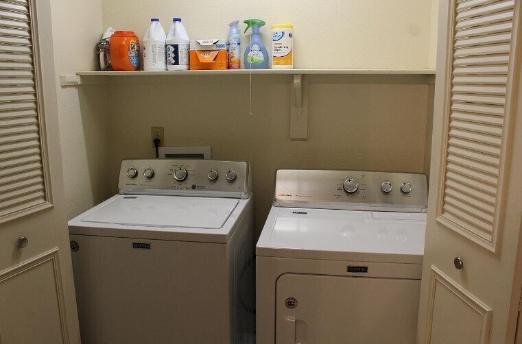 Washer/Dryer - 2390 E Fremont Ave