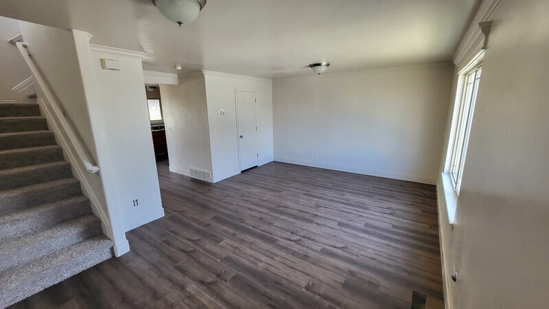 Building Photo - 8045 N Plum Creek Dr