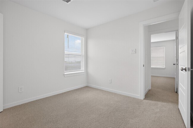 Building Photo - 422 Gram Hl Dr