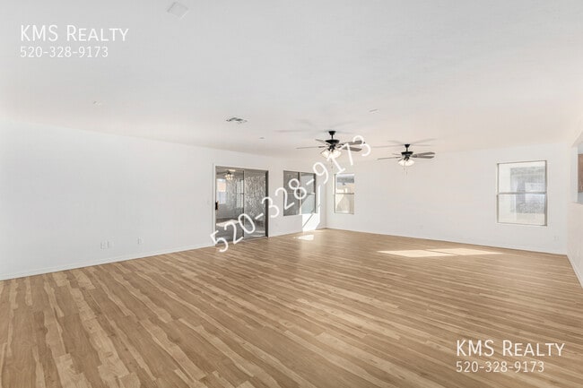 Building Photo - 9945 E Star Vista Dr