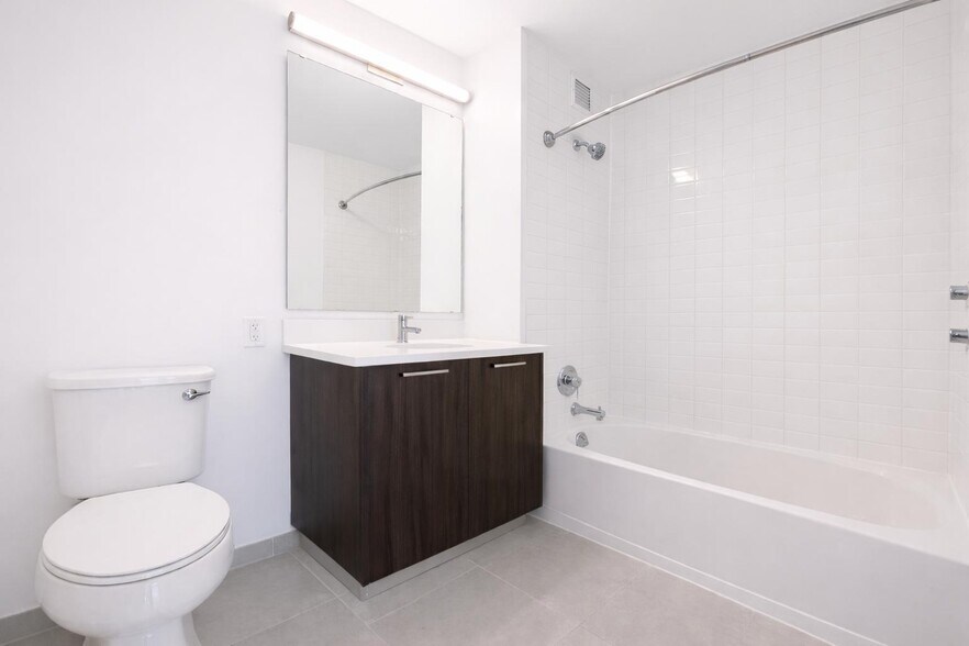 Building Photo - 1524 Sheepshead Bay Rd