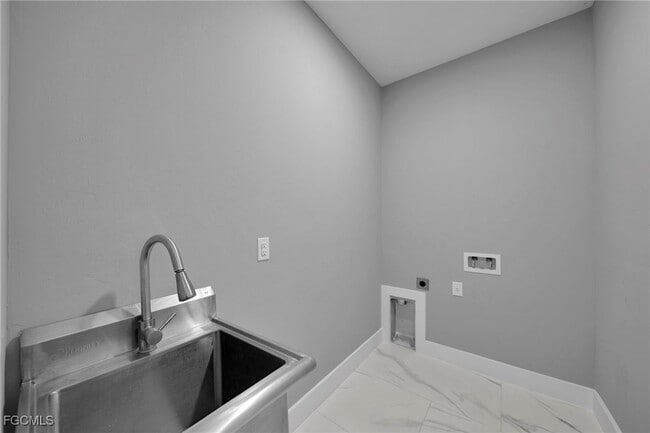 Building Photo - 1201 SW 8th Pl