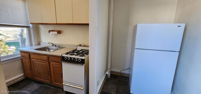 Building Photo - 33 S York Rd