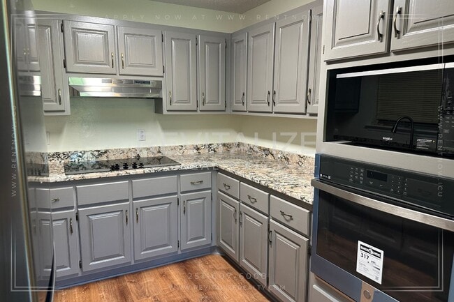 Building Photo - **Coming Soon** 3 Bedroom/2 Bathroom House...