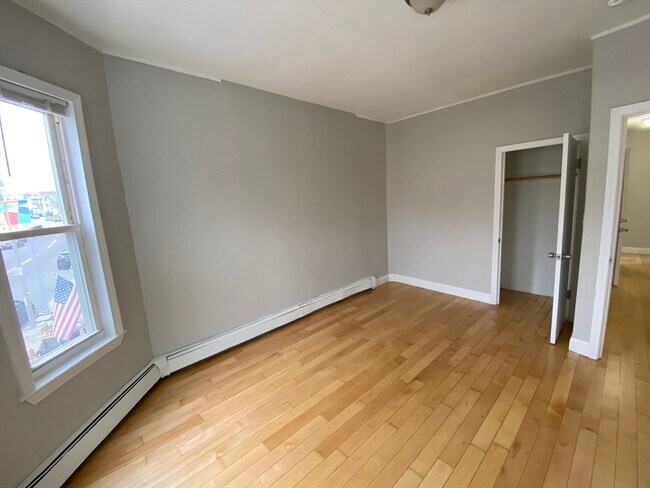 Building Photo - 139 Bowdoin St