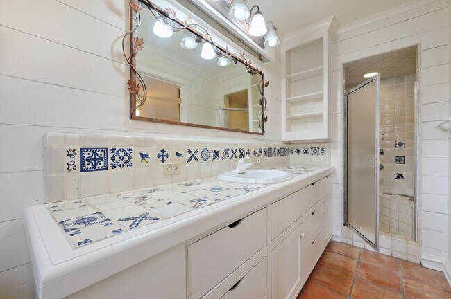 Building Photo - 2807 Hatley Dr