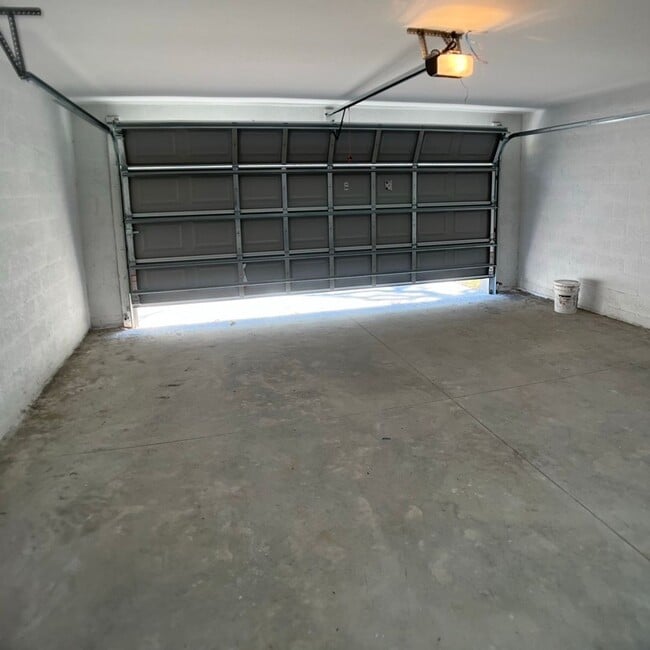 Building Photo - BEAUTIFUL AND BRAN NEW 3BR/2BA home in Ocala!!