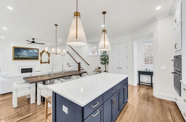 Building Photo - 6007 Camberley St