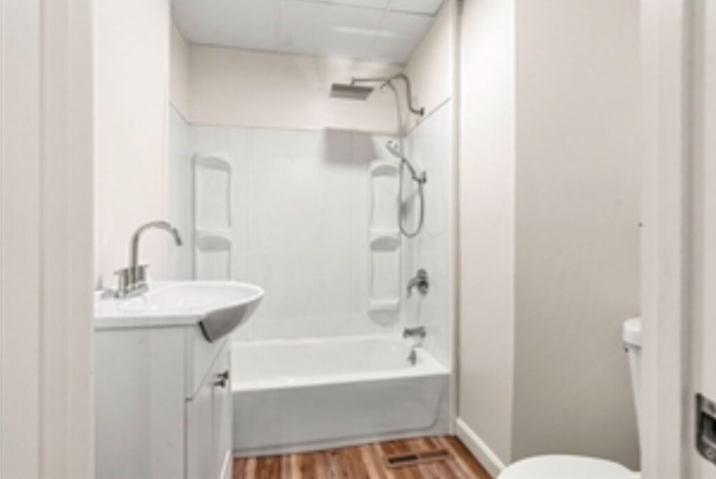 Building Photo - 59 Cedar St