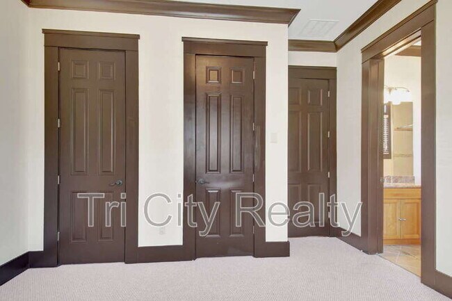 Building Photo - 250 Moss Creek Walk