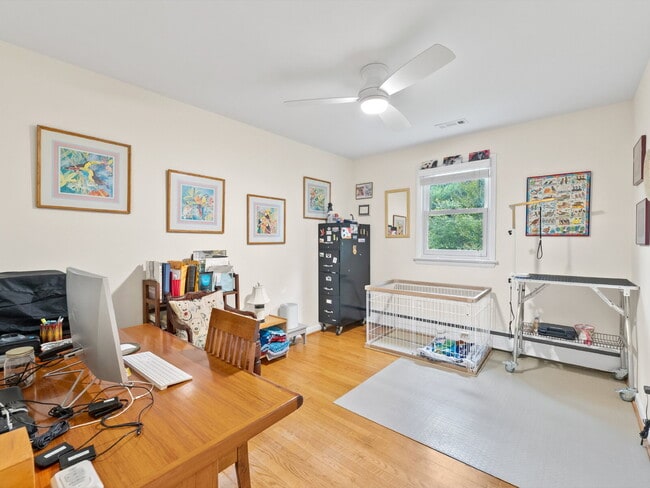 Building Photo - "Stunning 4-Bed Oasis with Granite Eleganc...