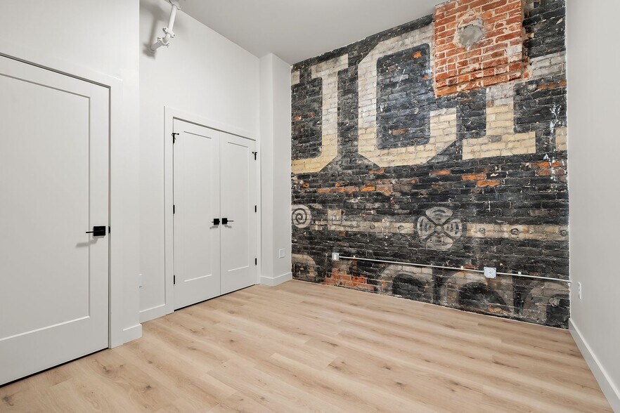 Building Photo - 266 E Michigan Ave