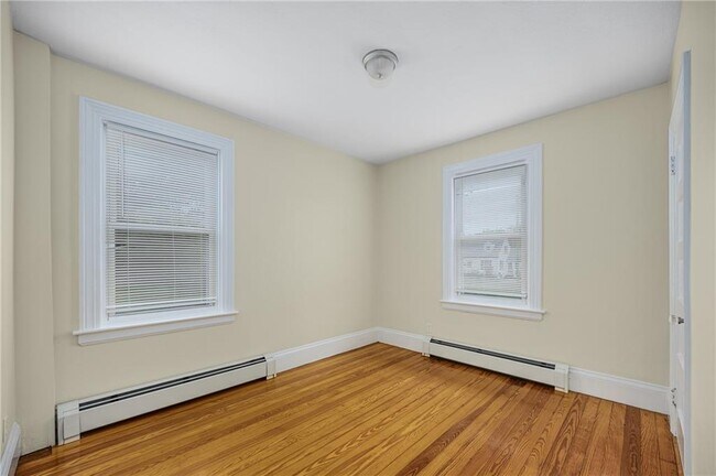 Building Photo - 112 Kimball St