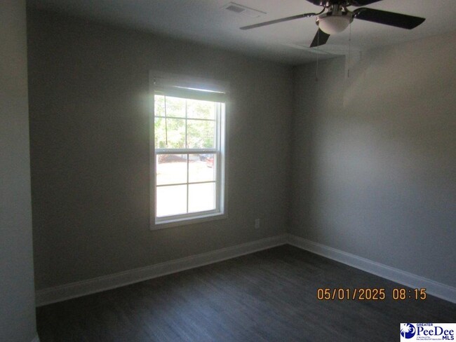 Building Photo - 467 3rd Loop Rd