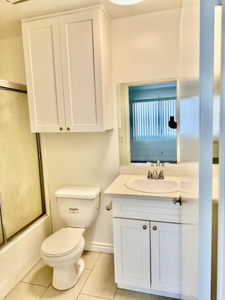 Building Photo - 5259 Cartwright Ave