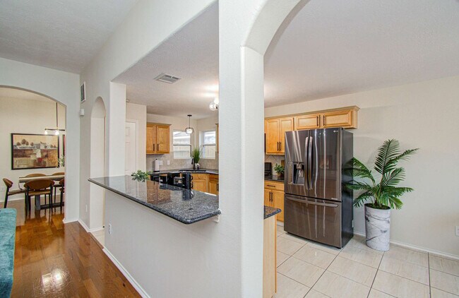 Building Photo - 7211 Crescent Mills Dr