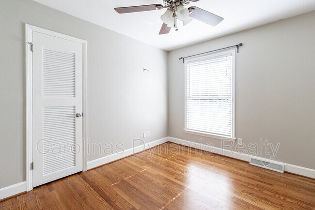 Building Photo - 6618 Castlegate Dr