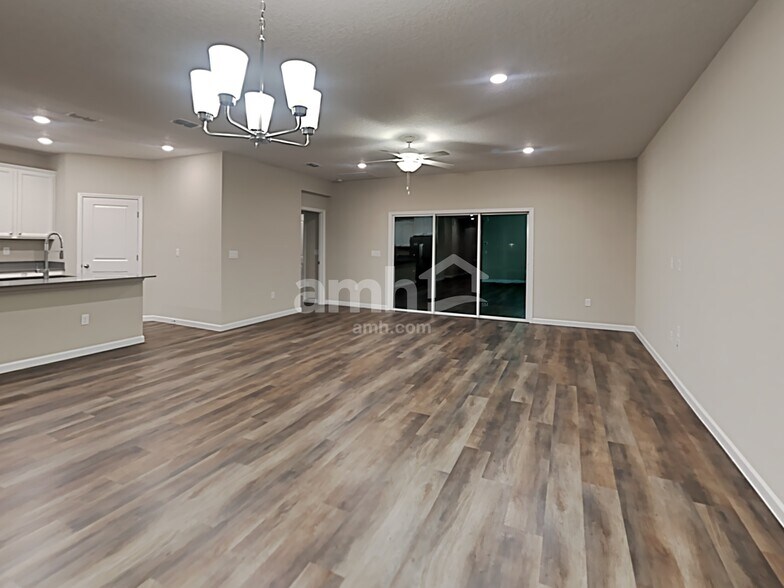 Building Photo - 60 Hemlock Point