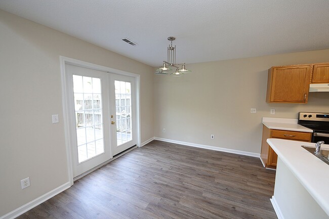 Building Photo - NW Raleigh Home w/ Fenced Backyard!