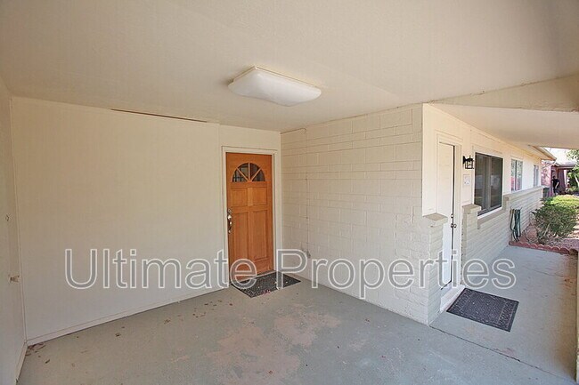 Building Photo - 4129 E Bluefield Ave