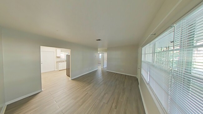 Building Photo - NE 16th Ave 1644-1648