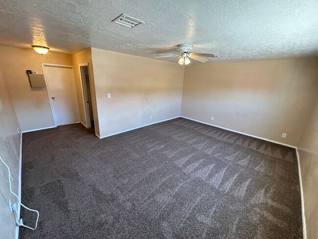 Building Photo - Beautiful single story- 3Bed/2Bath home lo...