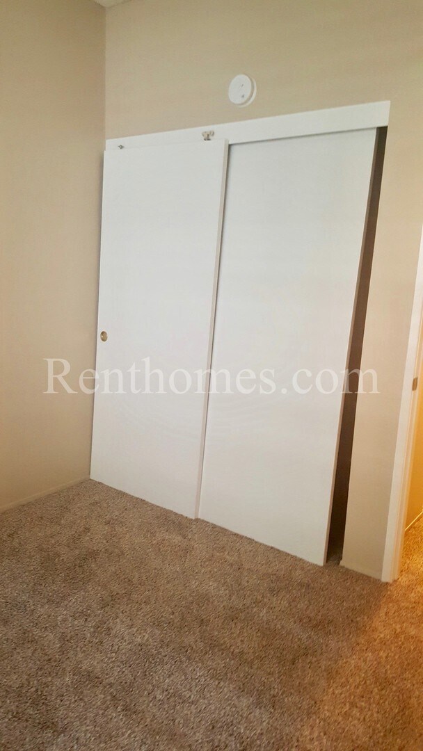 Building Photo - Mira Mesa, 11530 Caminito La Bar #121- Lig...