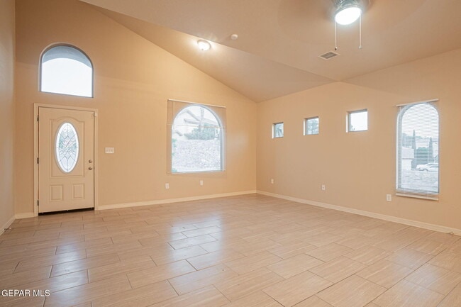 Building Photo - 7321 Mission Viejo Dr