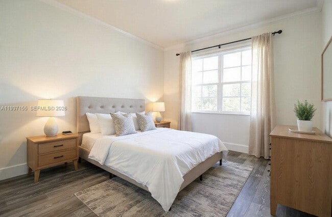 Building Photo - 230 SE 29th Ave