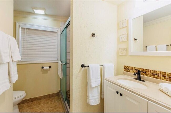 Building Photo - 279 Hach Ln