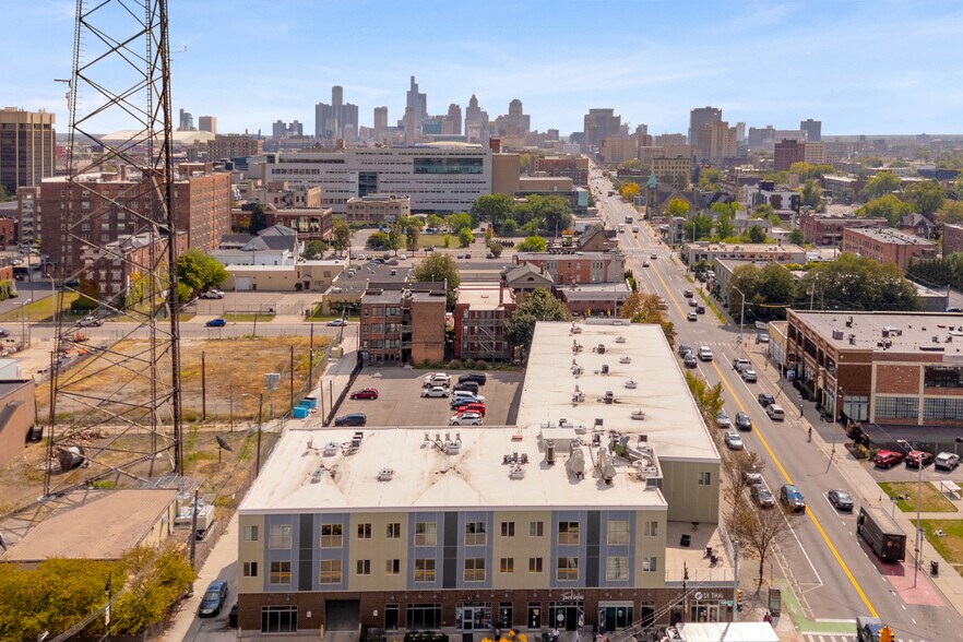 Building Photo - 438 Selden St