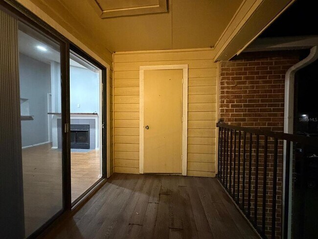 Building Photo - 8643 Mallard Reserve Dr