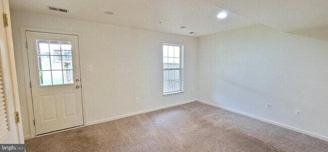 Building Photo - 7128 Fox Harbor Way