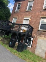 Building Photo - 1089 River Rd