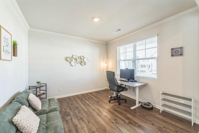 Building Photo - 7595 Jennadee Dr